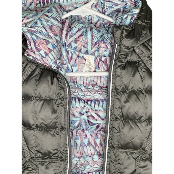 Ivivva by Lululemon Hooded Reversible Goose Down Puffer Vest Size 6 - Picture 4 of 5